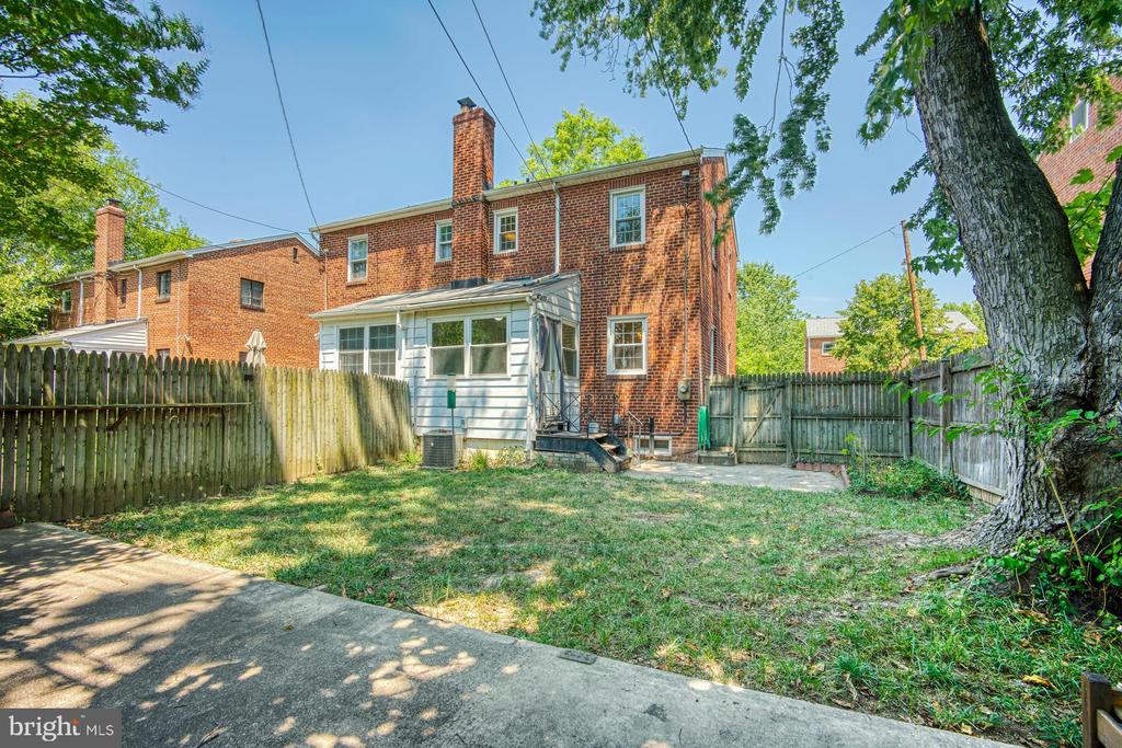 203 Adams Ave