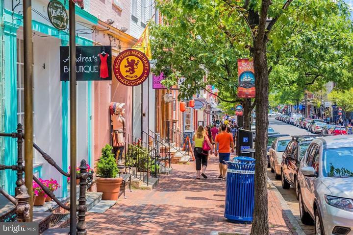 1200 Braddock Pl #308