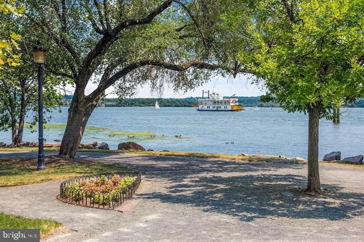 1200 Braddock Pl #308