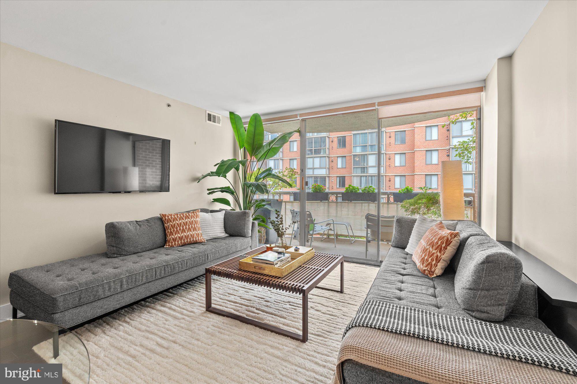 1200 Braddock Pl #308