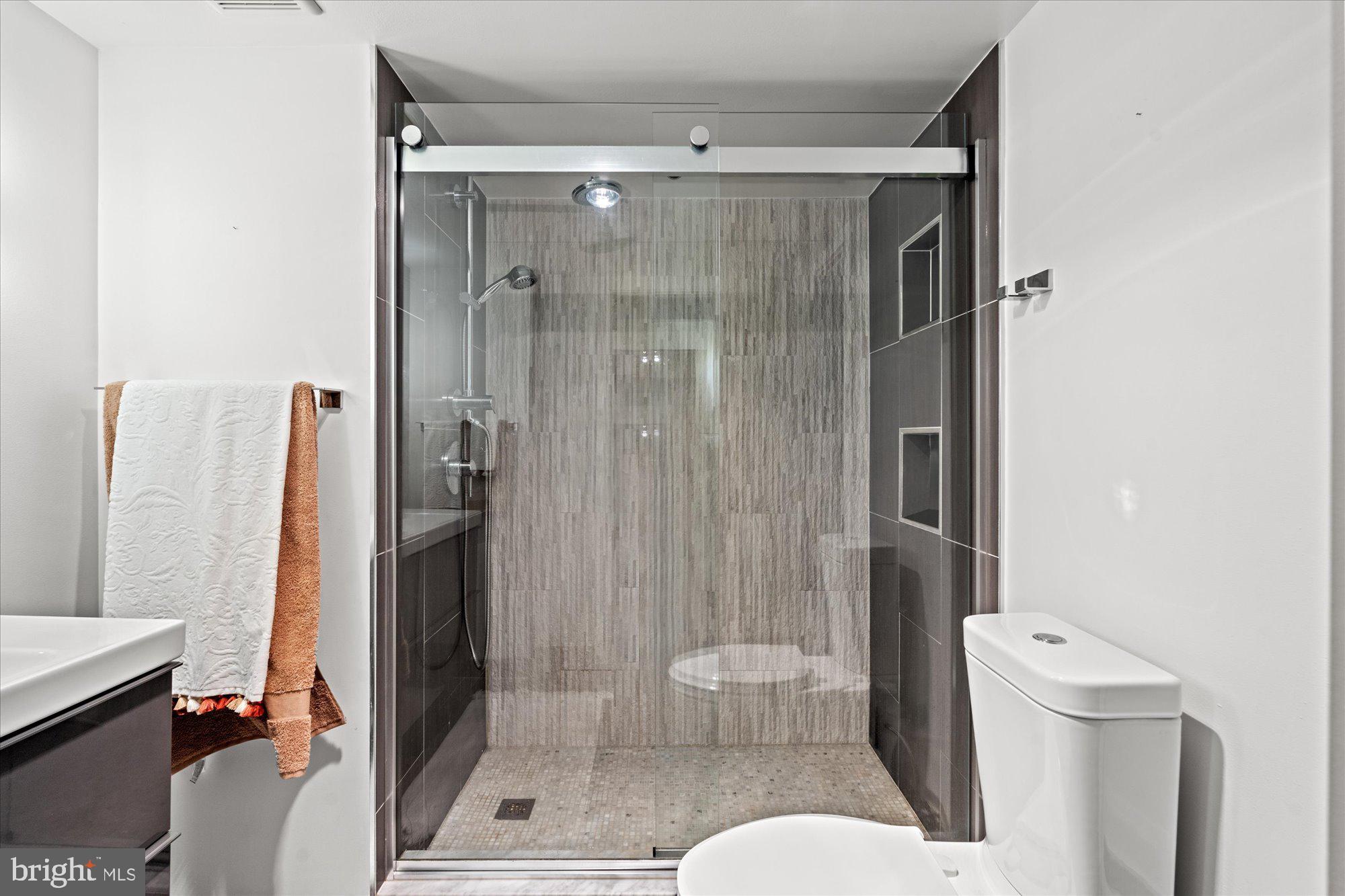 1200 Braddock Pl #308