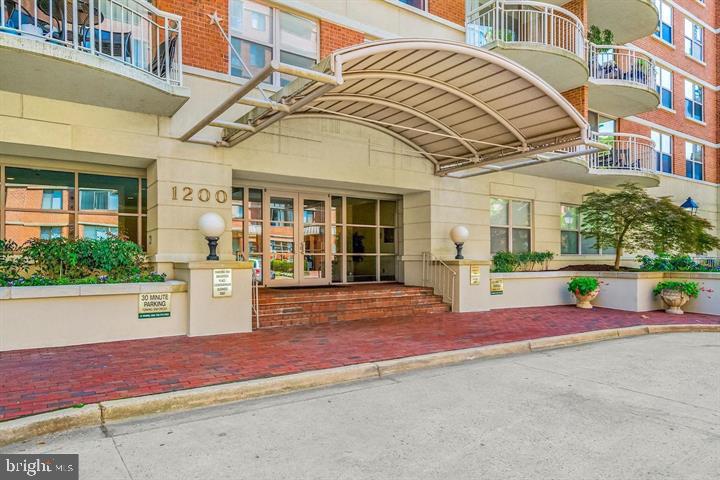 1200 Braddock Pl #308