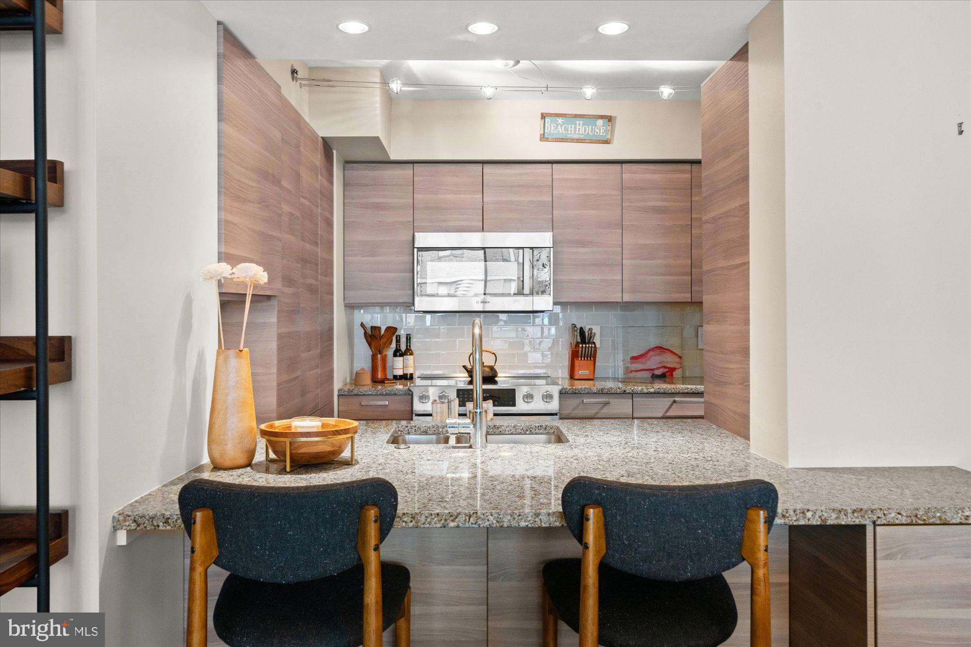 1200 Braddock Pl #308