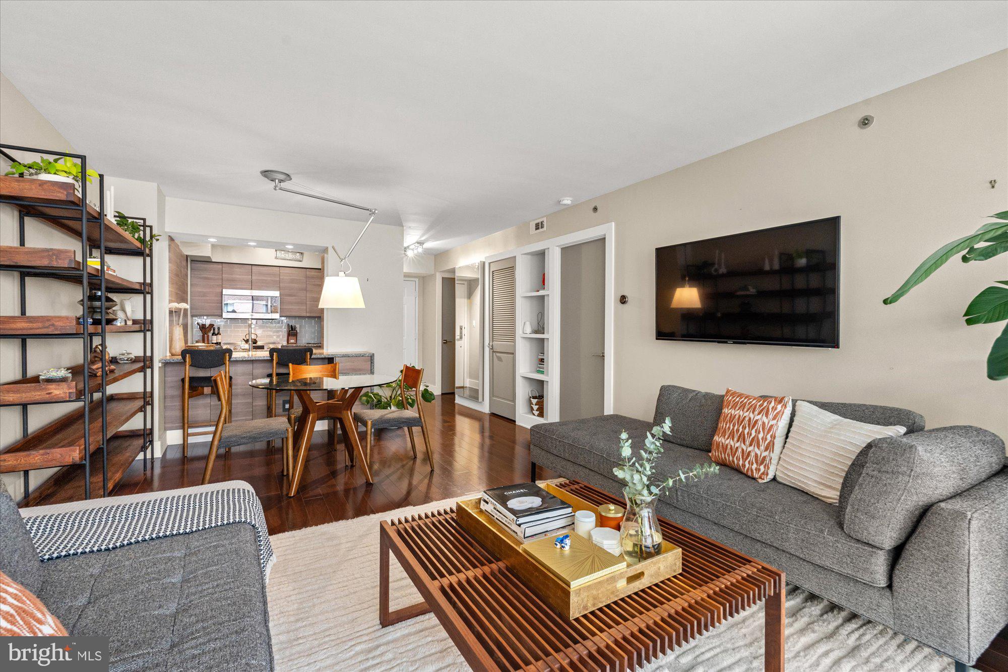 1200 Braddock Pl #308