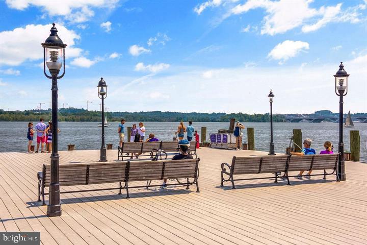 1200 Braddock Pl #308