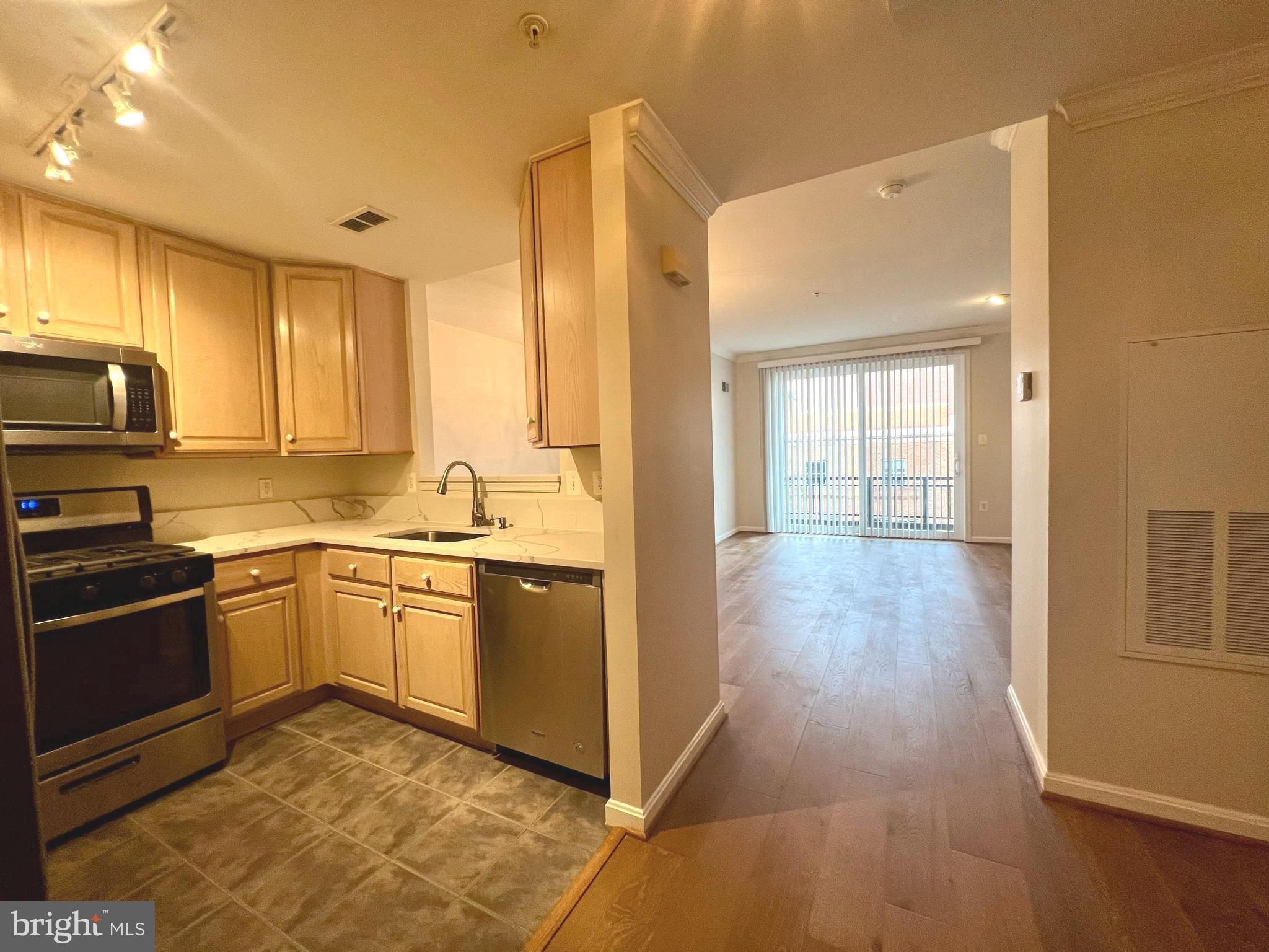 621 N SAINT ASAPH ST #302