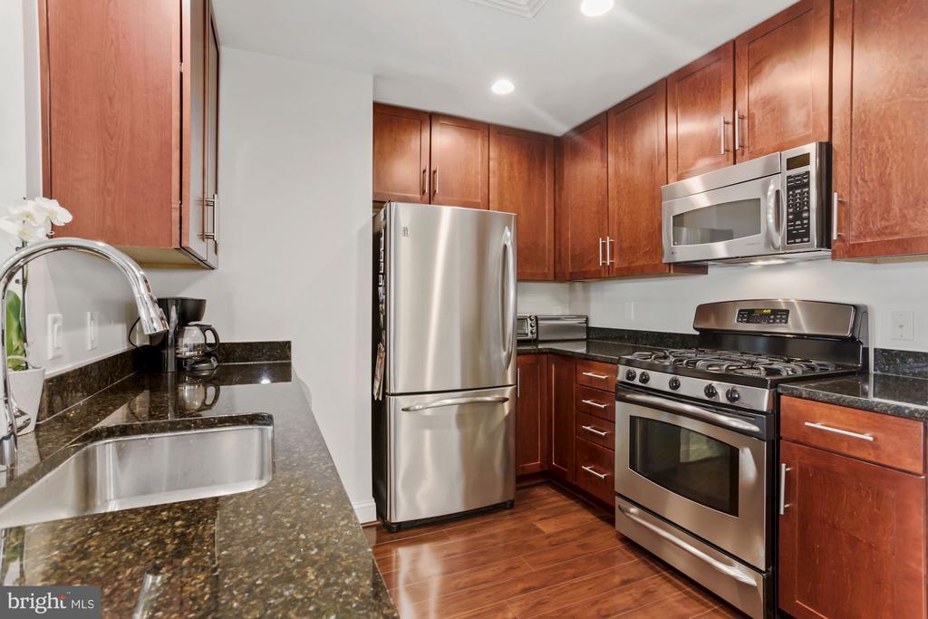 525 N FAYETTE STREET 413