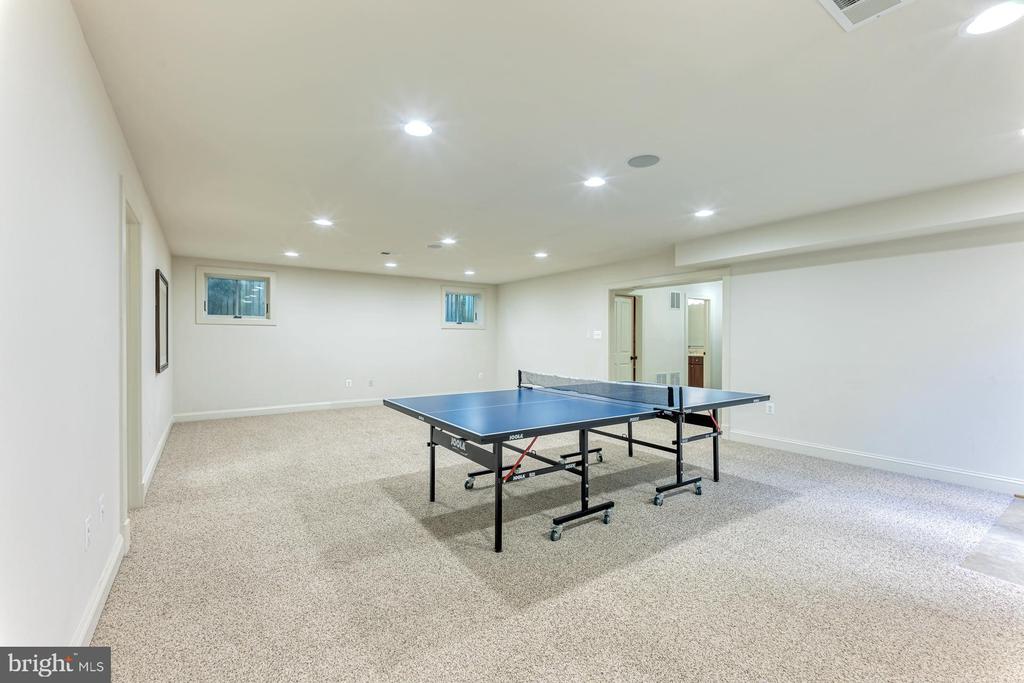 24 Glendale Ave W
