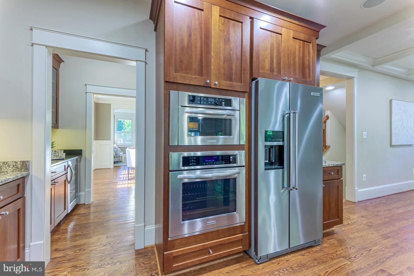 24 Glendale Ave W
