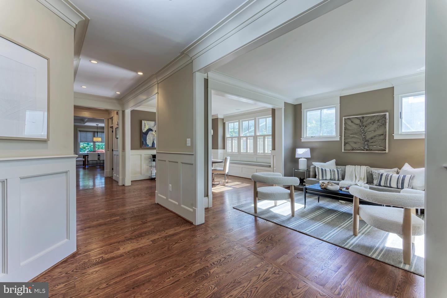 24 Glendale Ave W