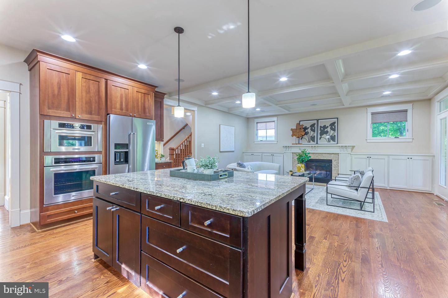 24 Glendale Ave W