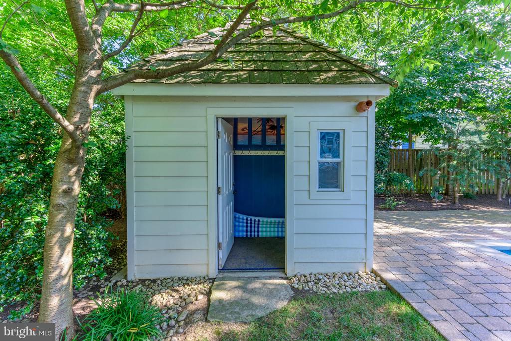 24 Glendale Ave W