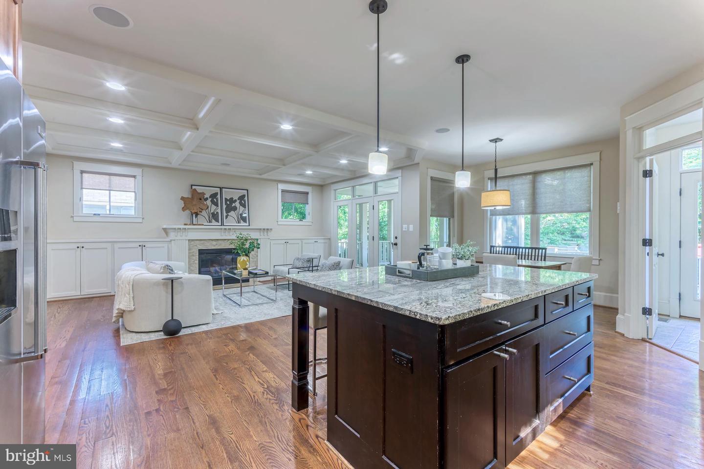 24 Glendale Ave W