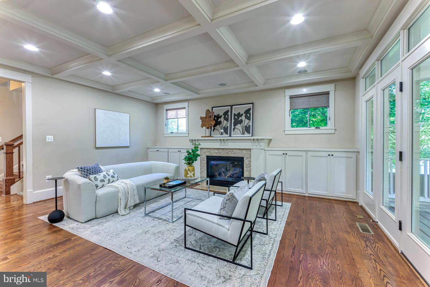 24 Glendale Ave W