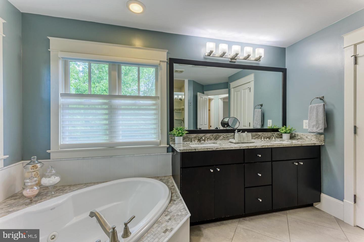 24 Glendale Ave W