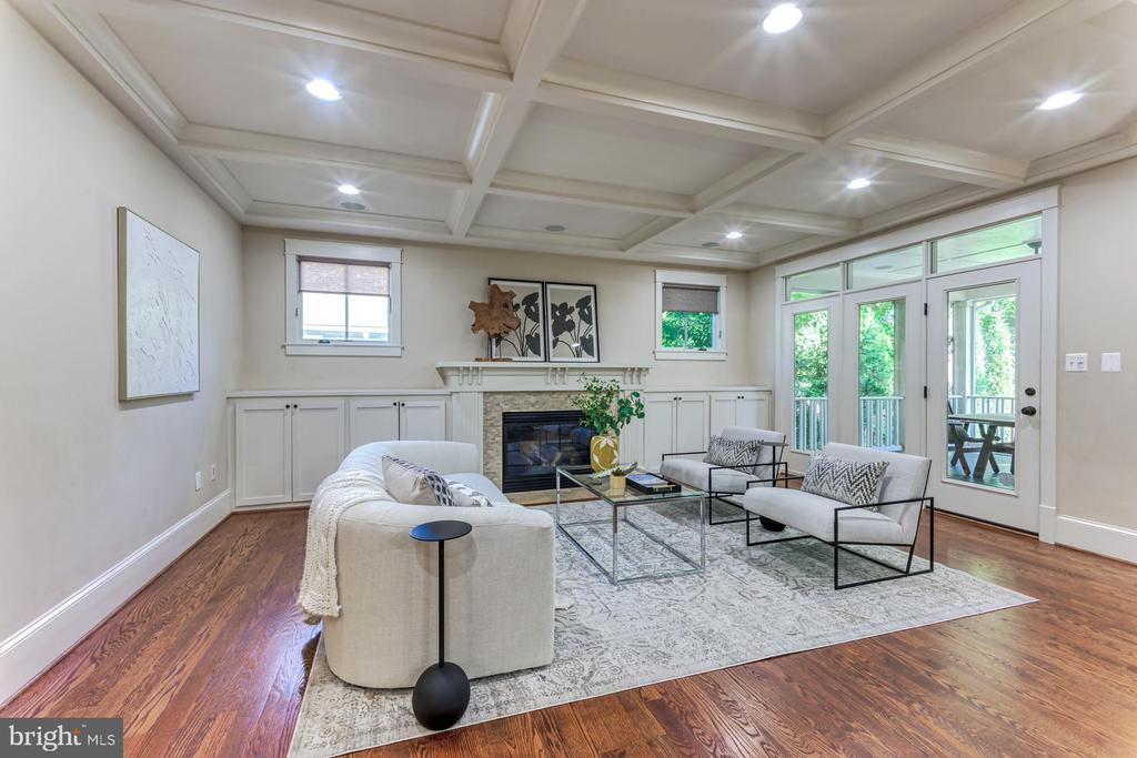 24 Glendale Ave W