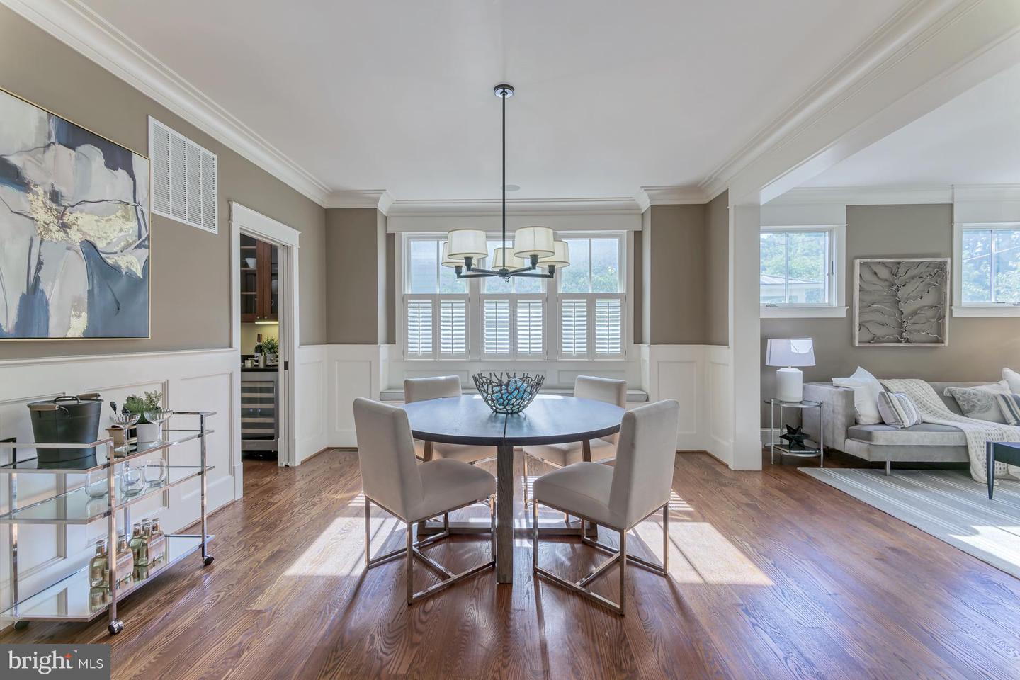 24 Glendale Ave W
