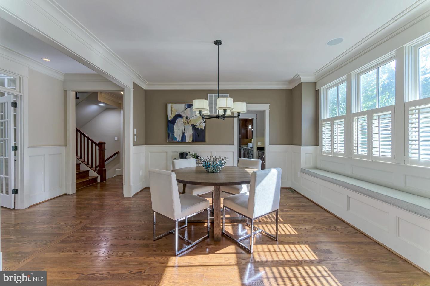 24 Glendale Ave W