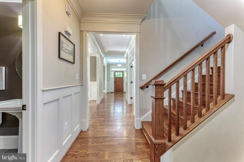 24 Glendale Ave W