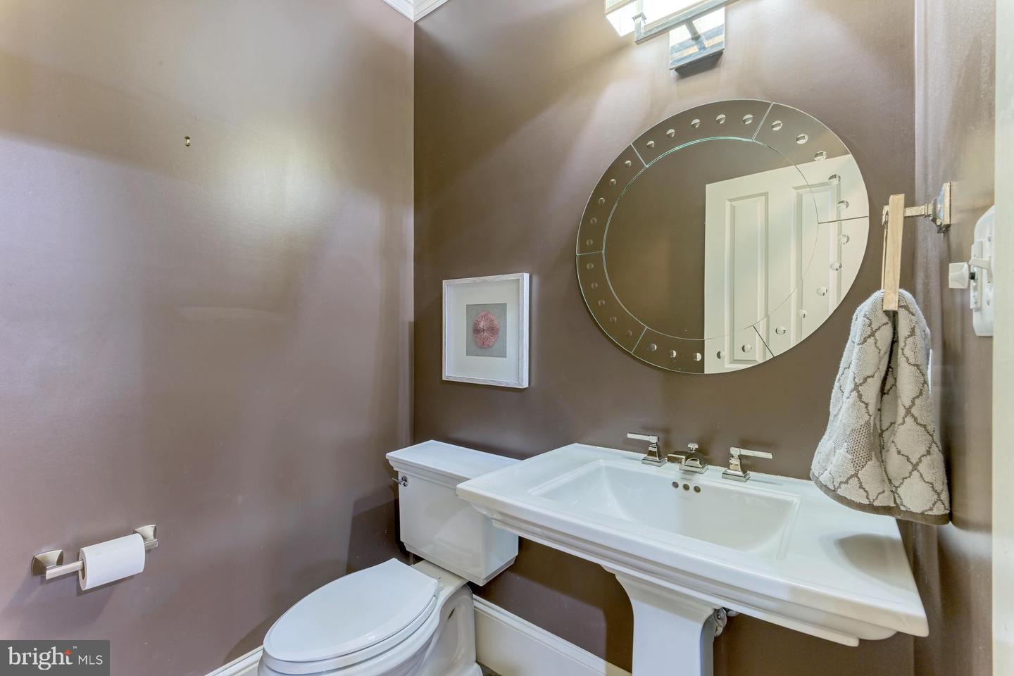 24 Glendale Ave W