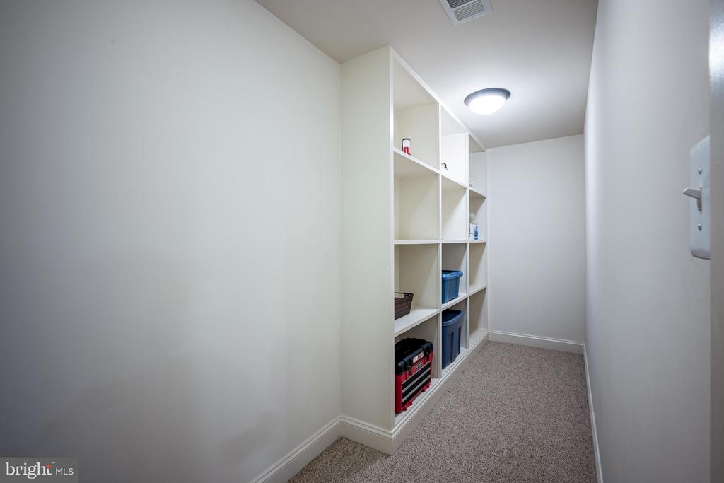 24 Glendale Ave W