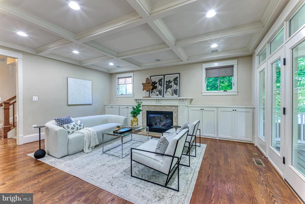 24 Glendale Ave W