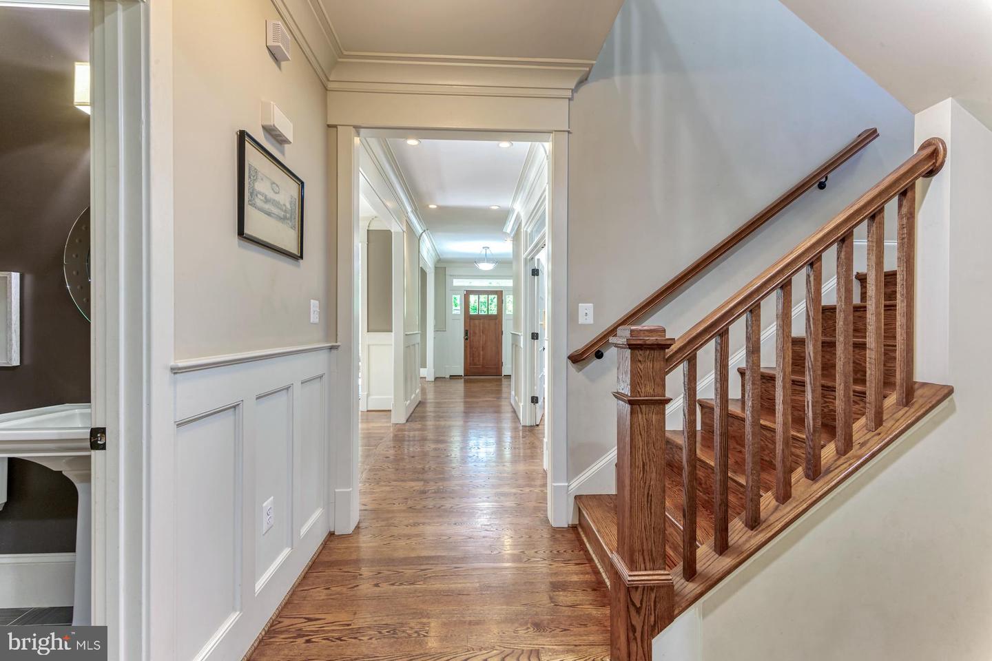 24 Glendale Ave W