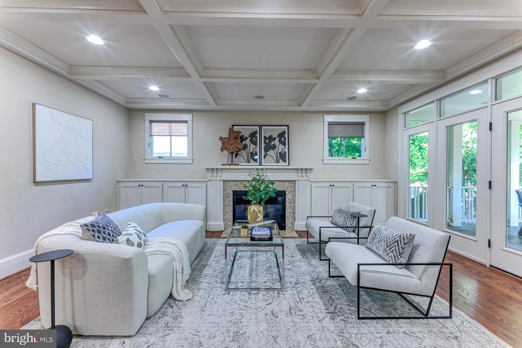 24 Glendale Ave W