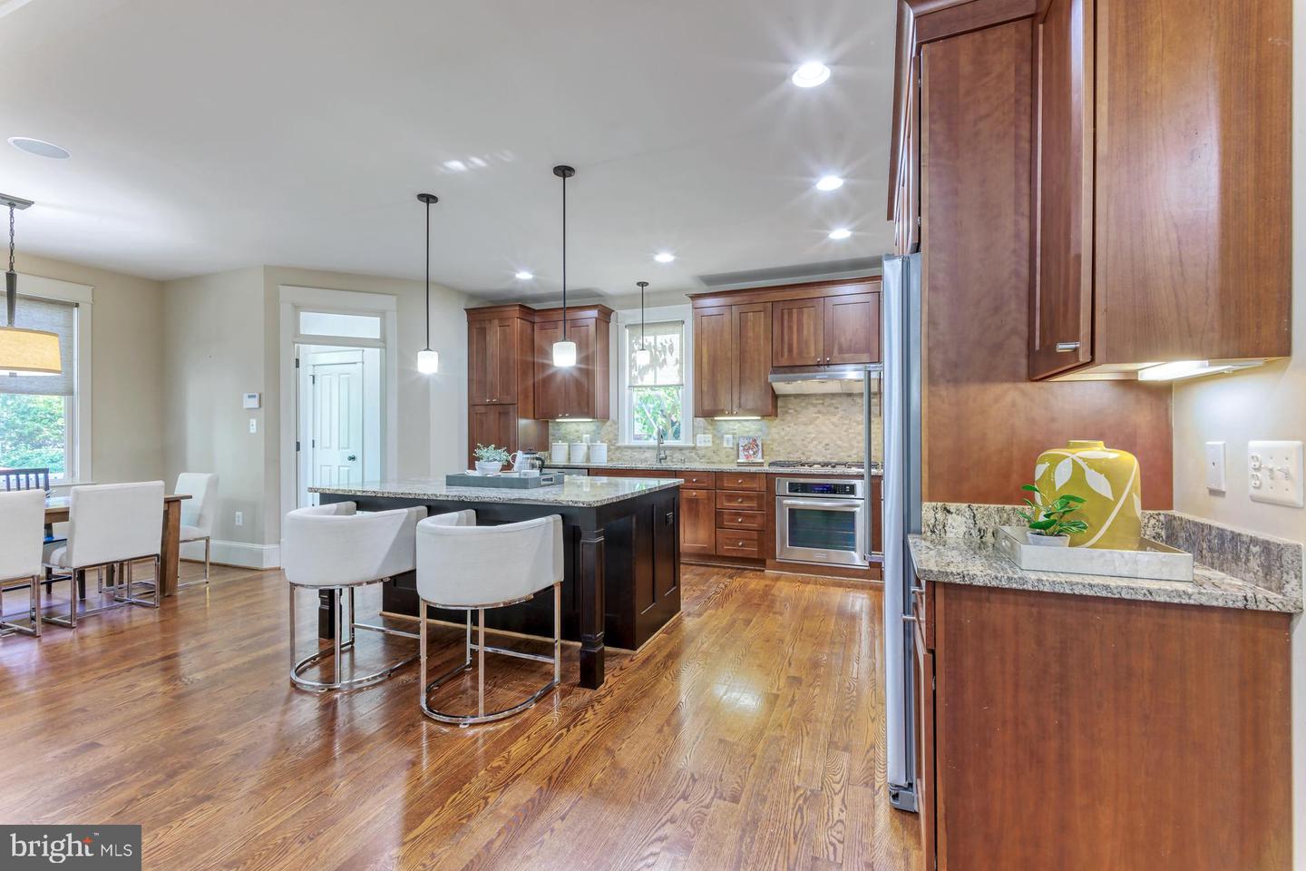 24 Glendale Ave W