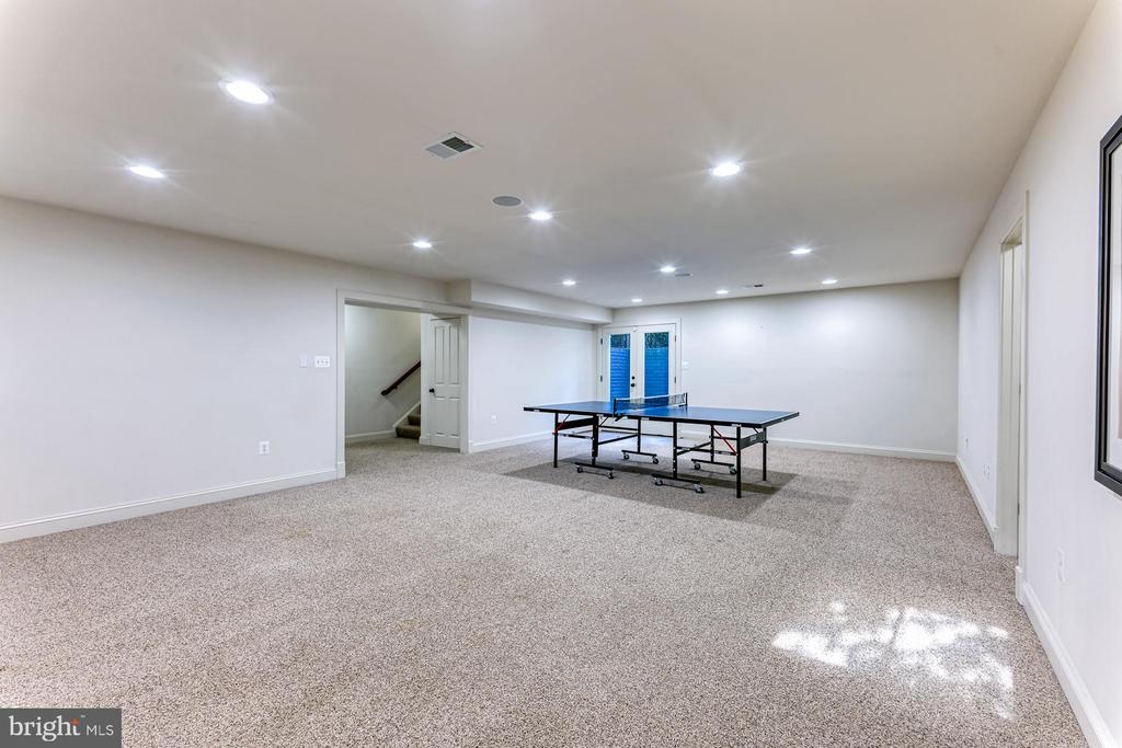 24 Glendale Ave W