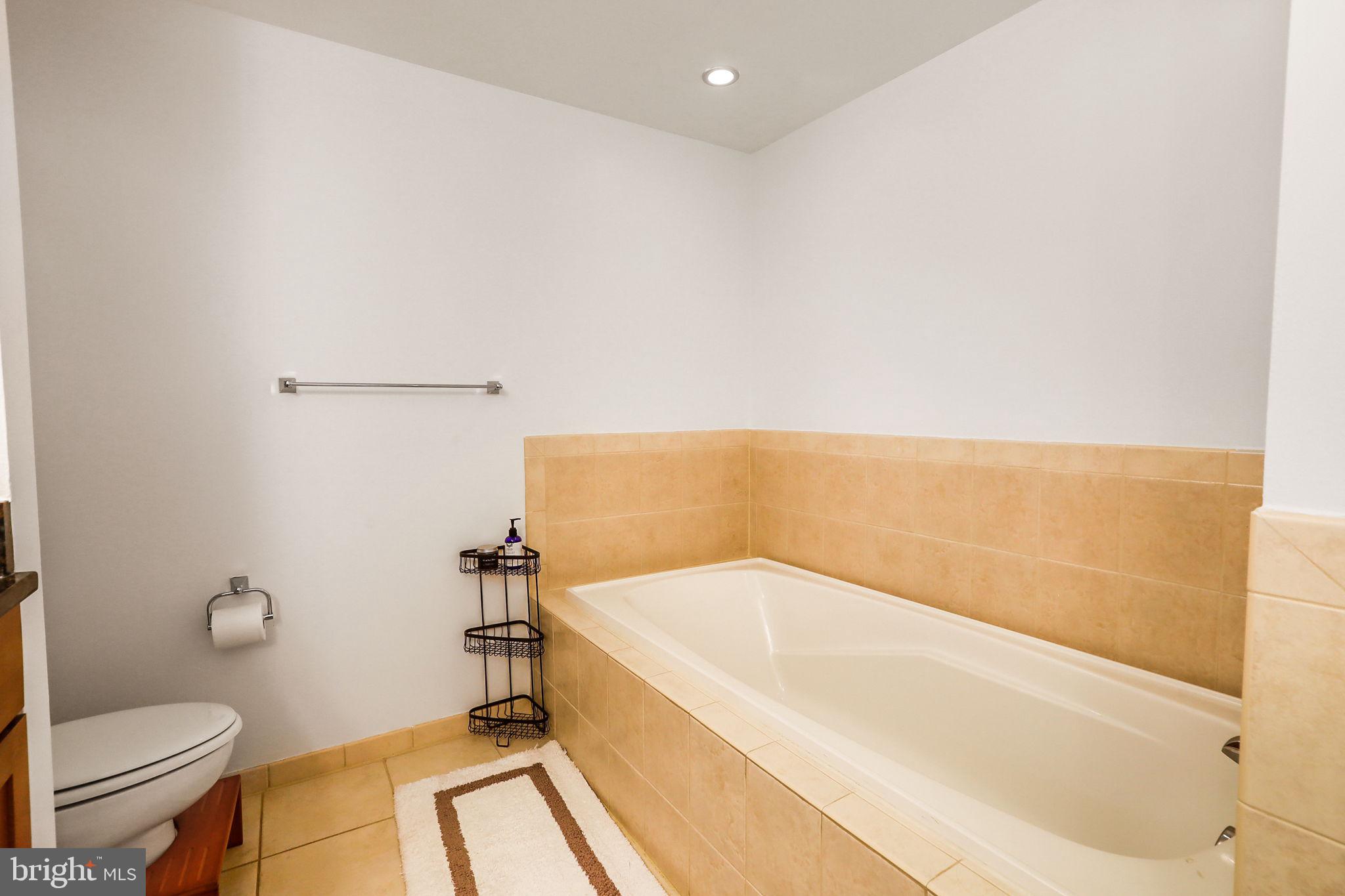 525 N FAYETTE STREET 306