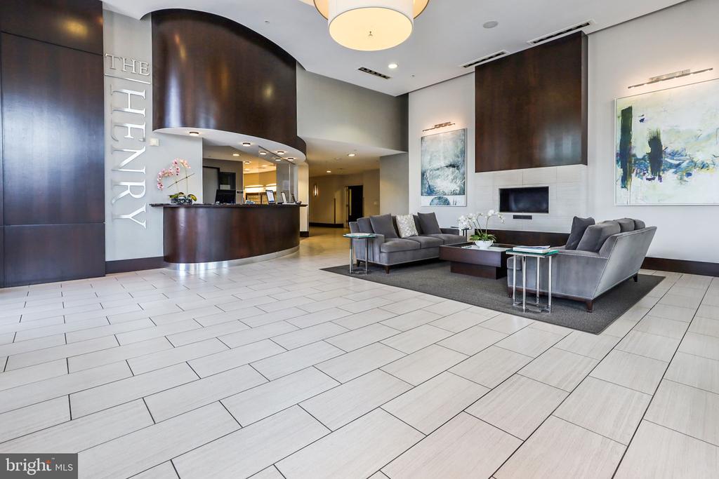 525 N FAYETTE STREET 306