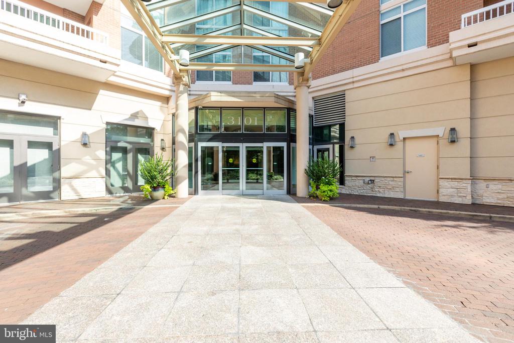 3101 N Hampton Dr #1619