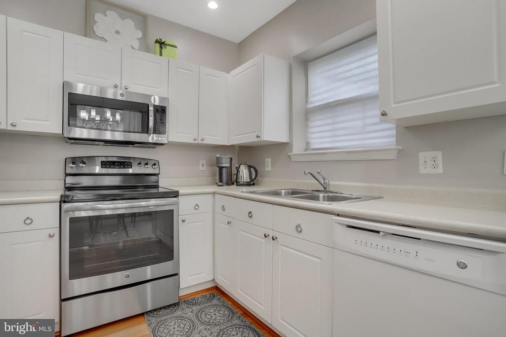 4551 STRUTFIELD LANE 4223