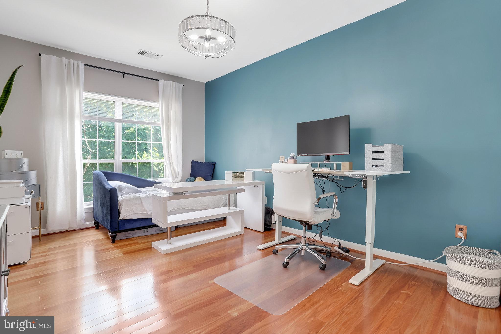 4551 STRUTFIELD LANE 4223