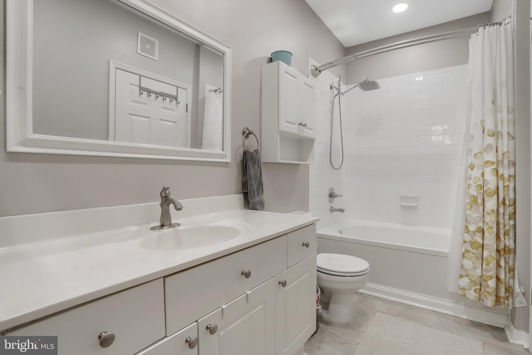 4551 STRUTFIELD LANE 4223