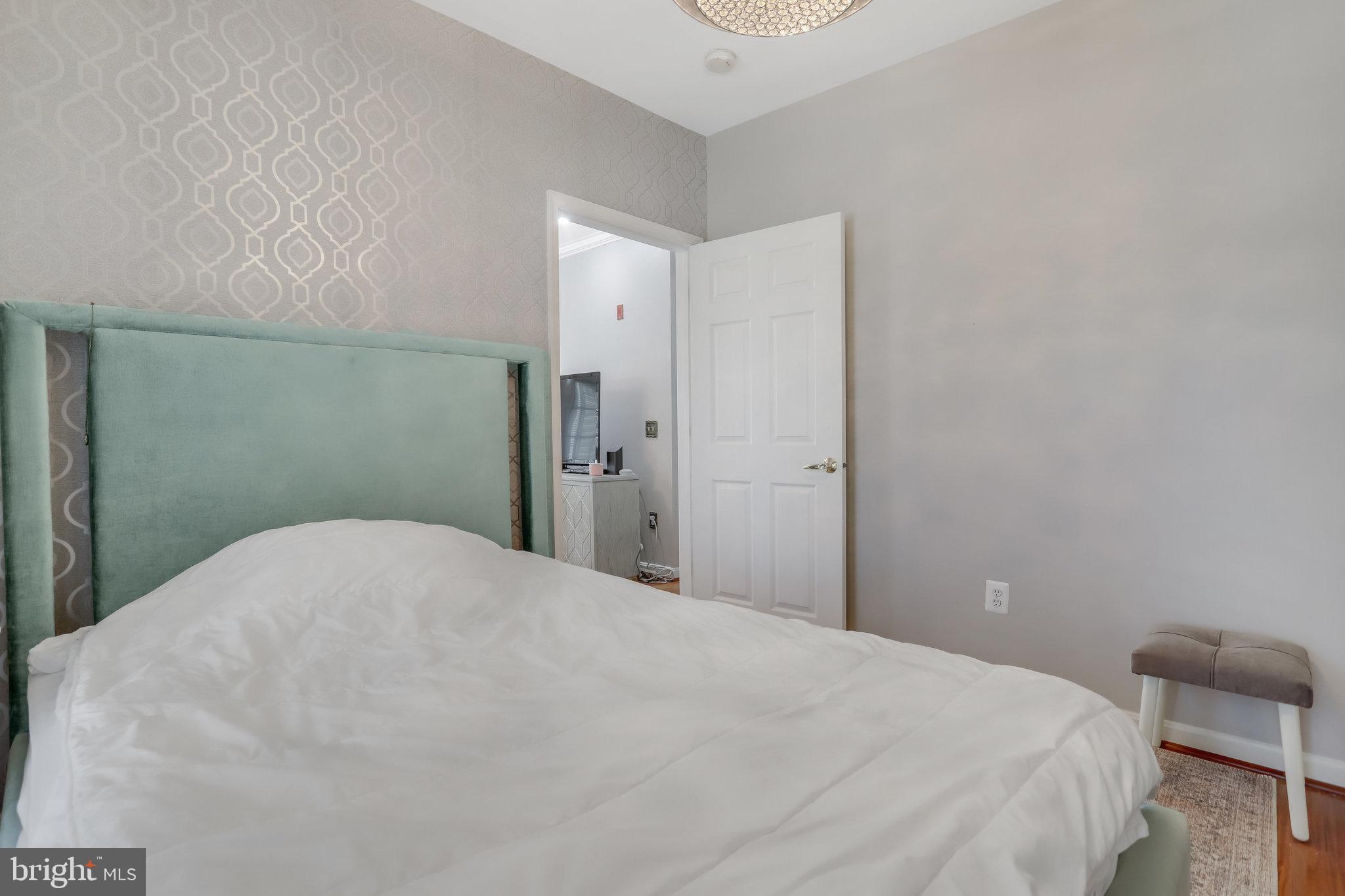 4551 STRUTFIELD LANE 4223