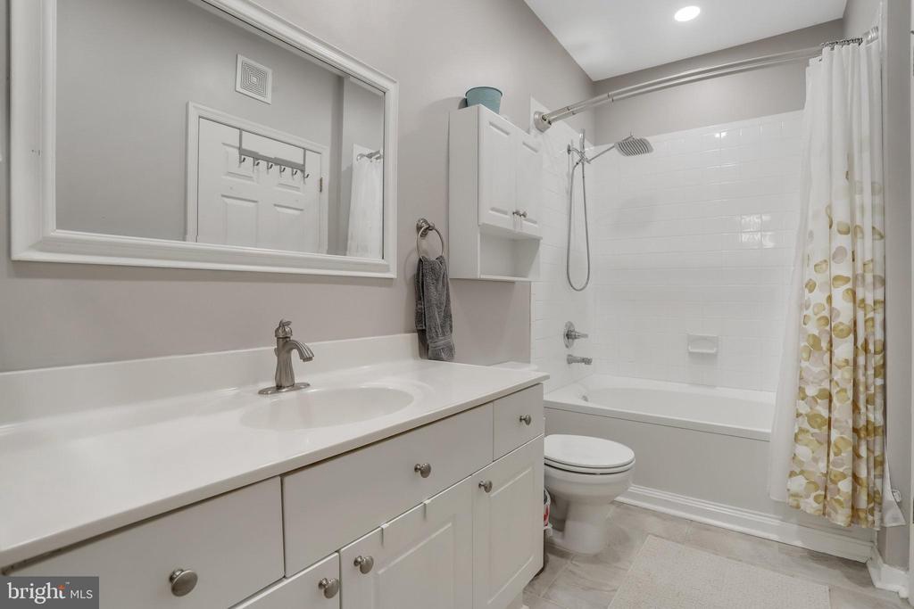 4551 STRUTFIELD LANE 4223
