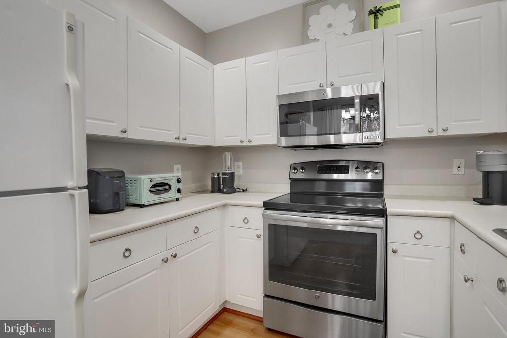 4551 STRUTFIELD LANE 4223