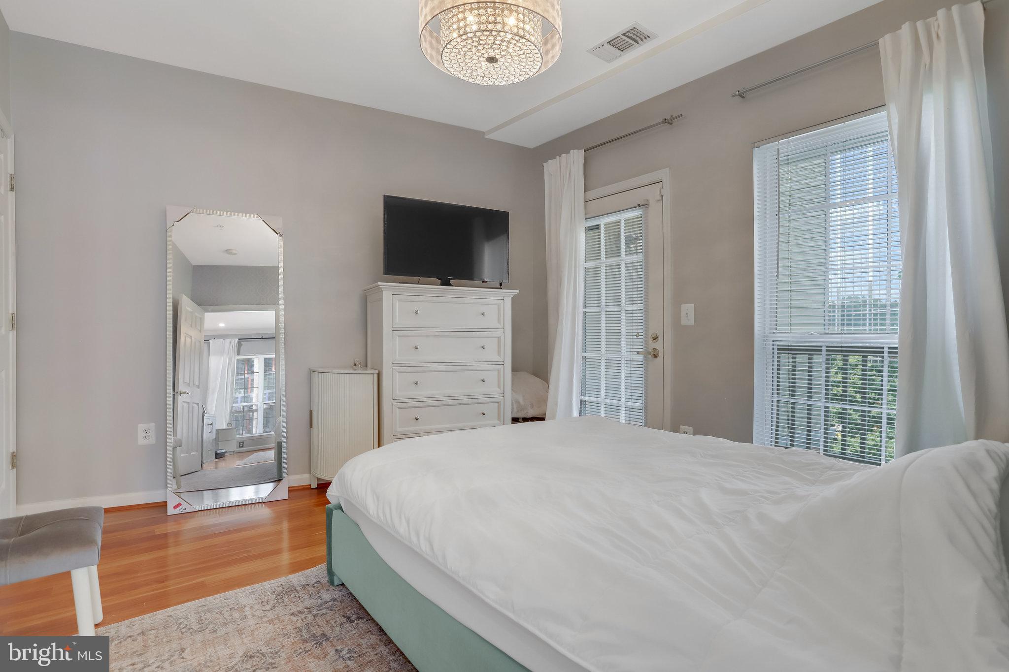 4551 STRUTFIELD LANE 4223