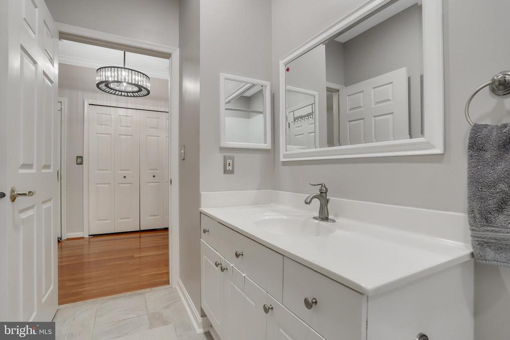 4551 STRUTFIELD LANE 4223