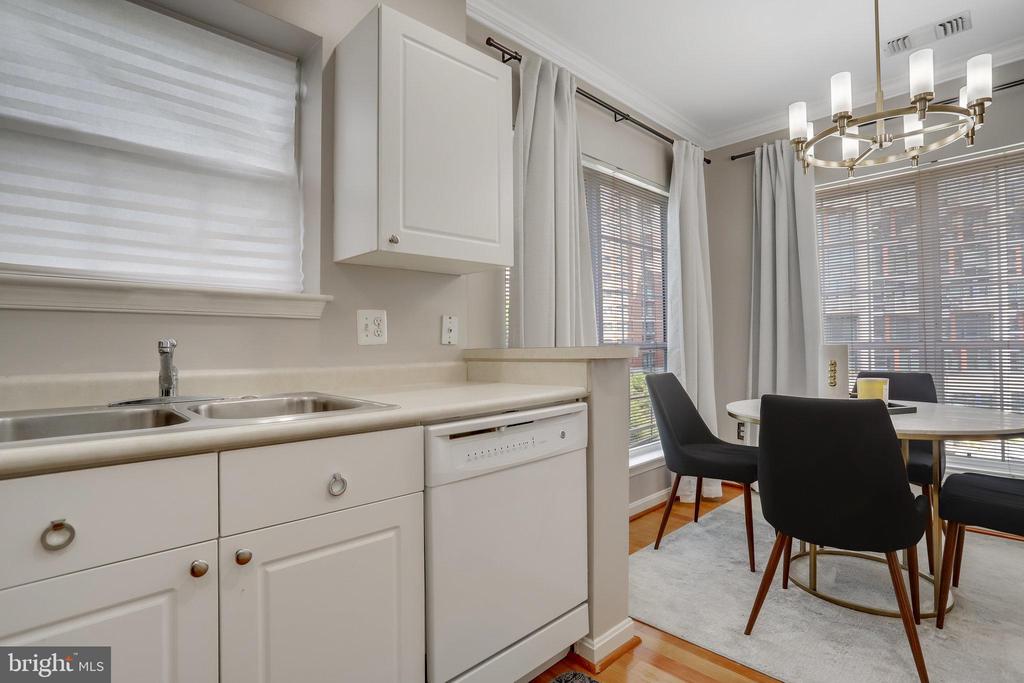 4551 STRUTFIELD LANE 4223