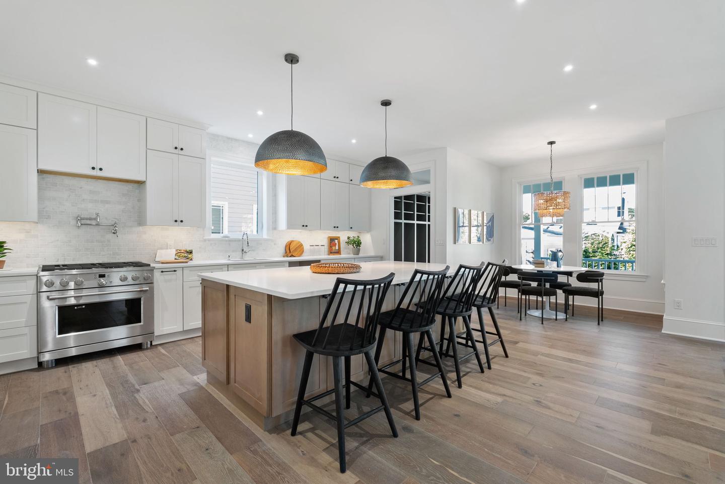 11 W Maple St