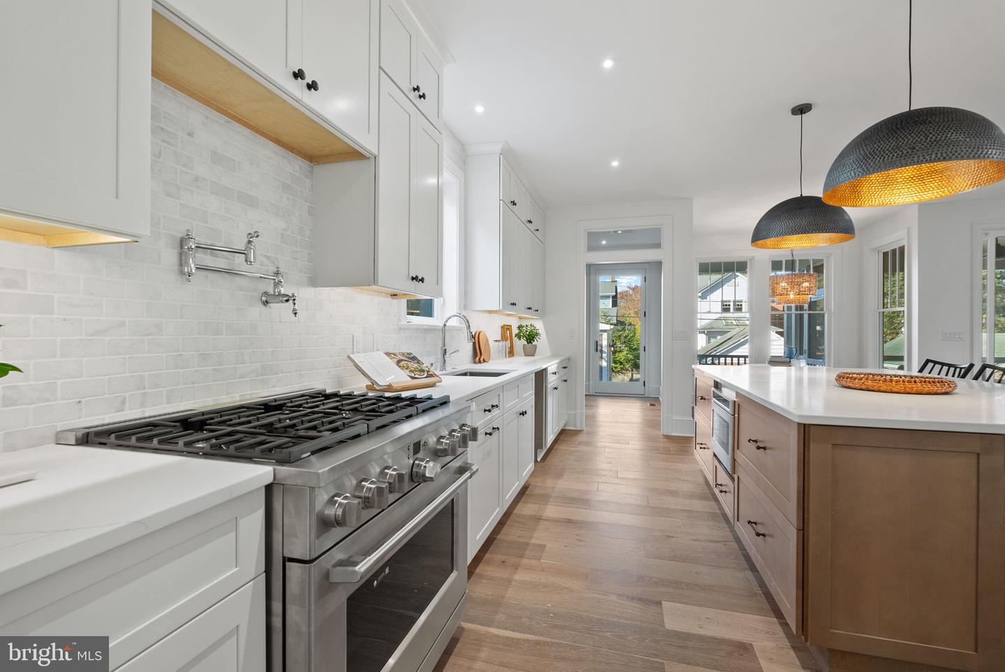 11 W Maple St