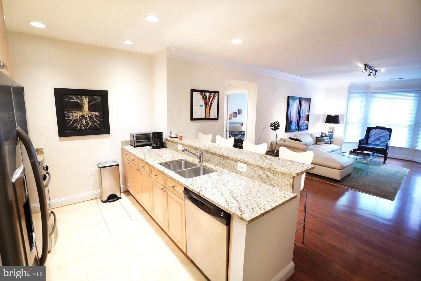 1115 CAMERON STREET 211