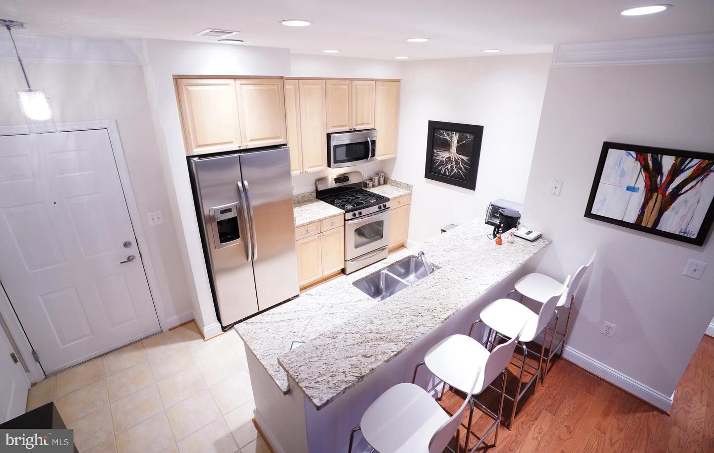 1115 CAMERON STREET 211