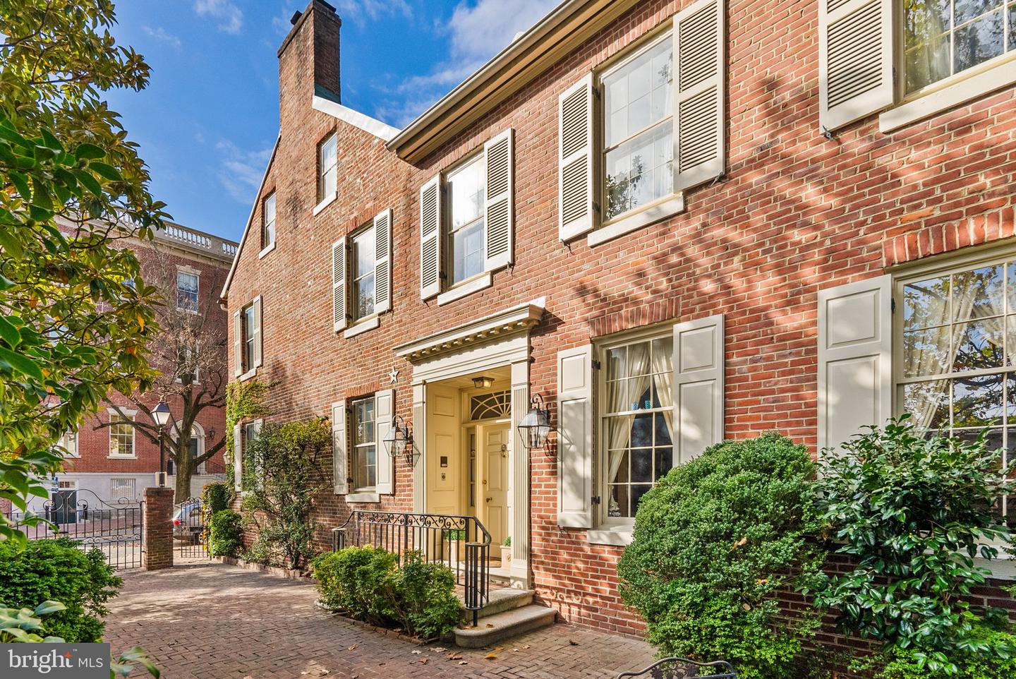 213 CAMERON ST
