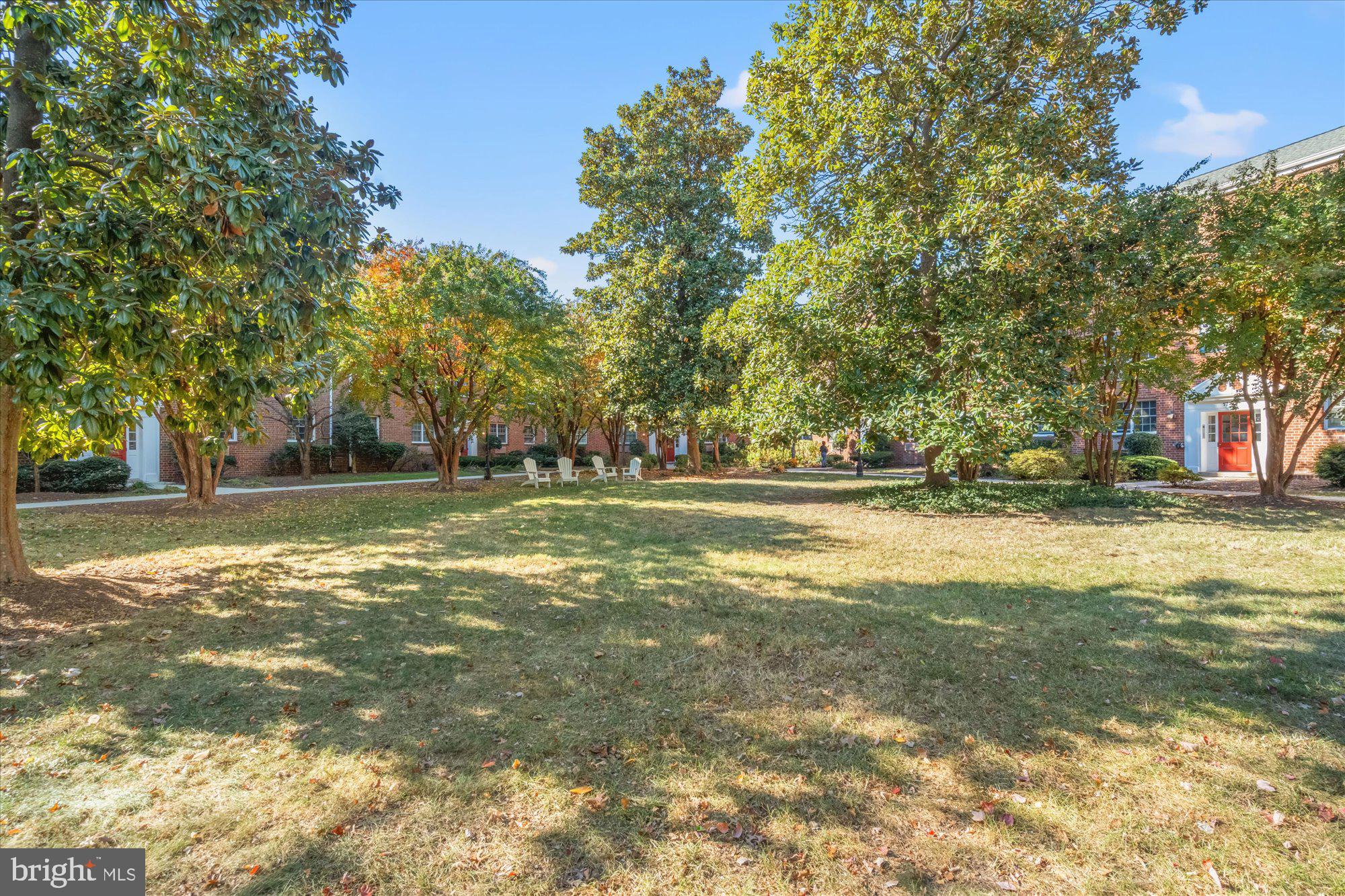 1728 W Abingdon Dr #102