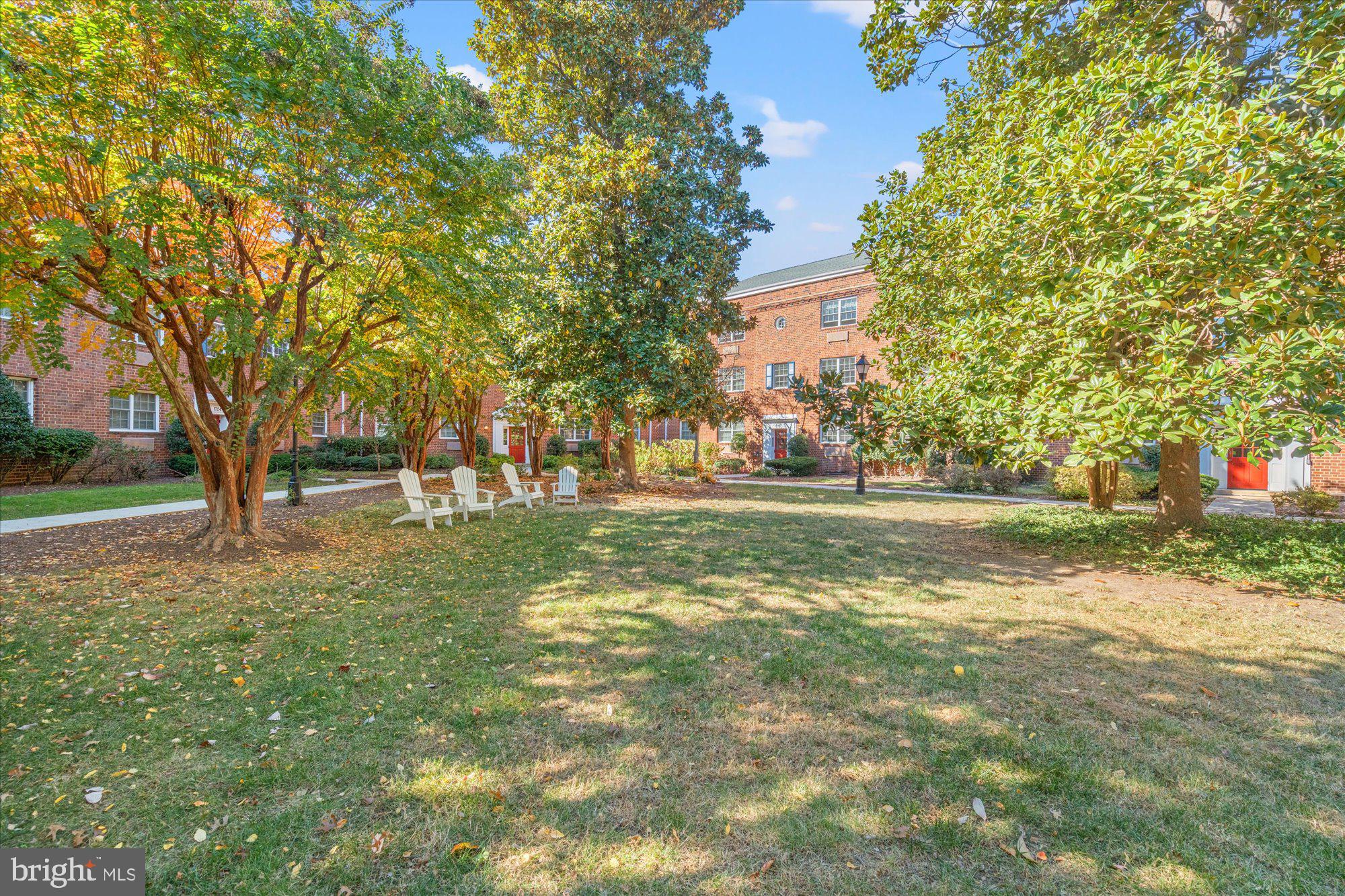 1728 W Abingdon Dr #102