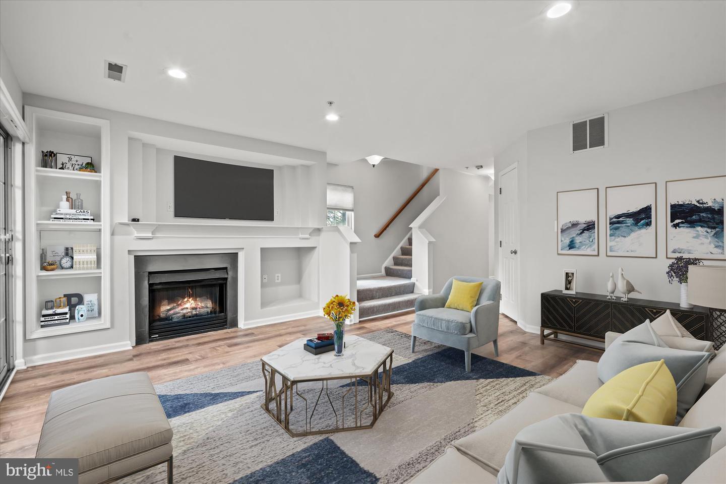 5142 Donovan Dr